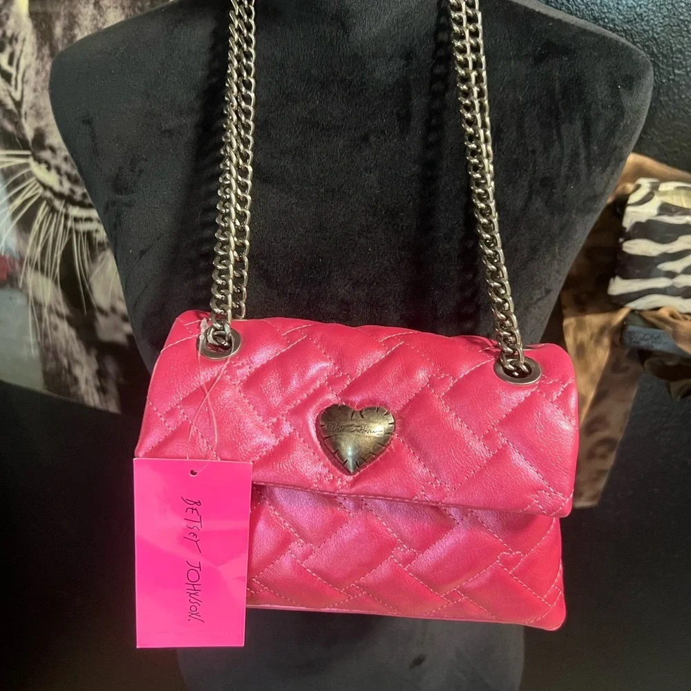 💓💓NWT- BETSEY JOHNSON PINK QUILTED SHOULDER BAG💓💓 - Picture 8 of 10